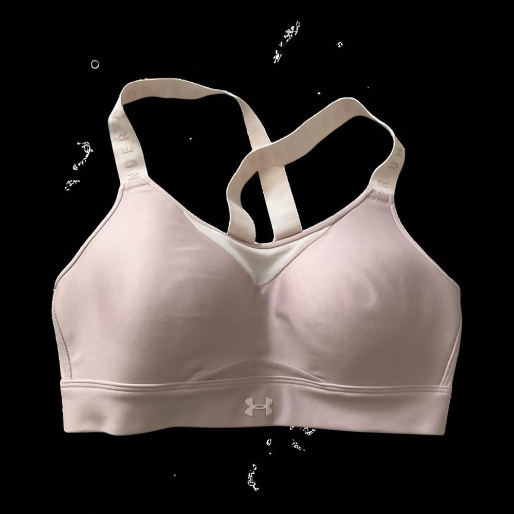 Under Armour Sports Bra Pink M
Women Fitted Minimal Padding Athletic Athleisure